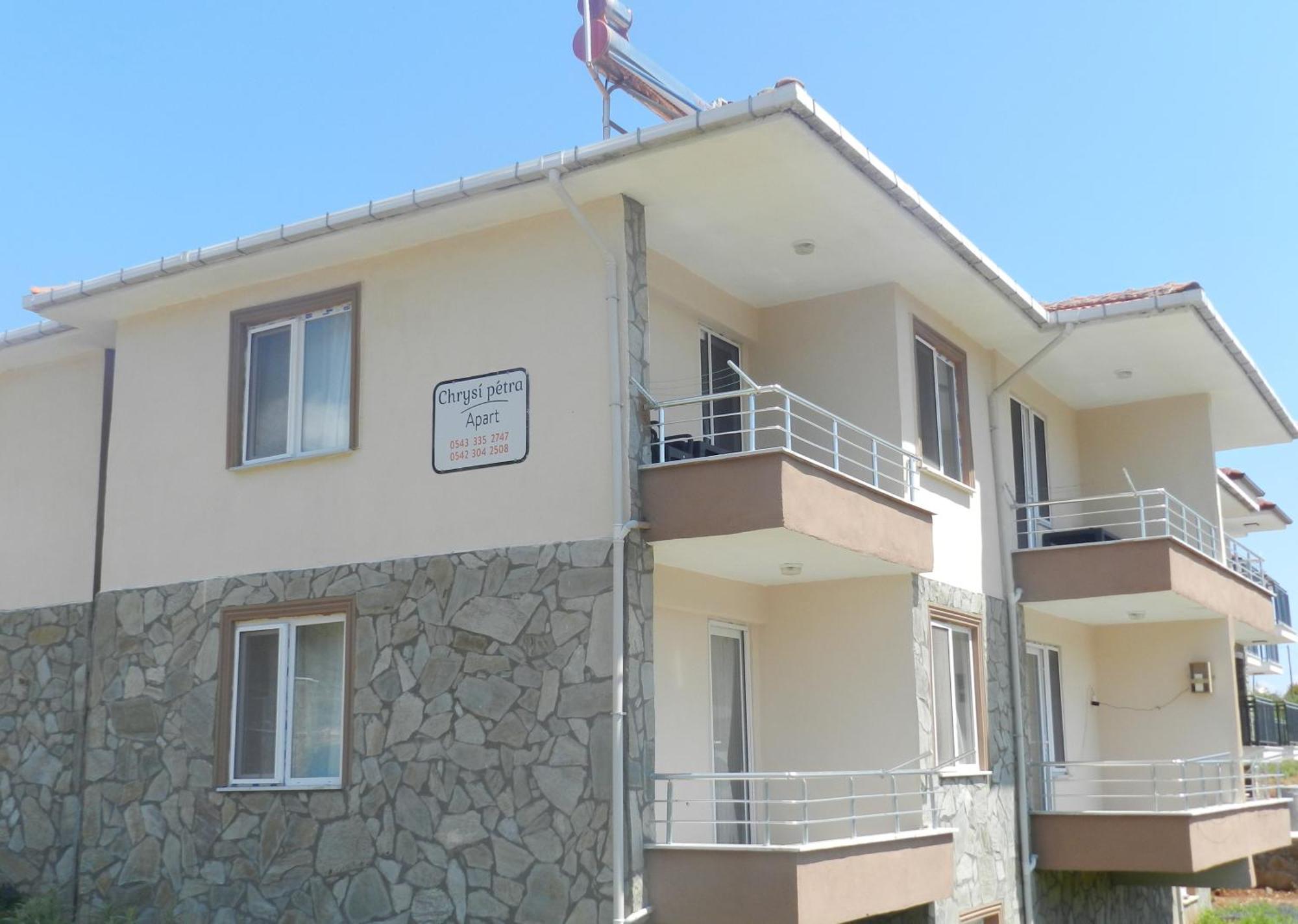Chrysi Petra Apartment